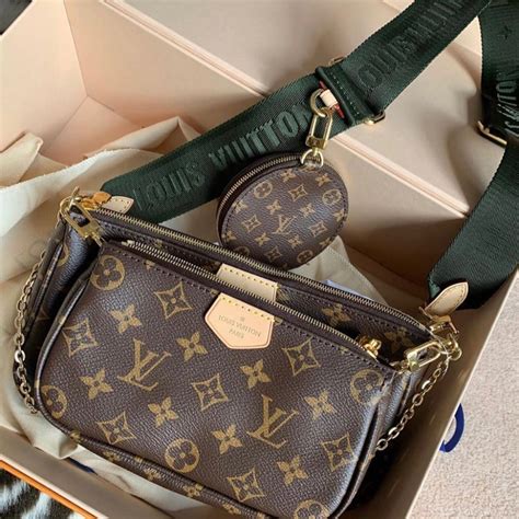 accion louis vuitton|louis vuitton carteras.